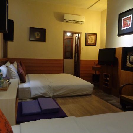 Dhanesvara Holistic Unique Homestay Wonocolo Exterior photo