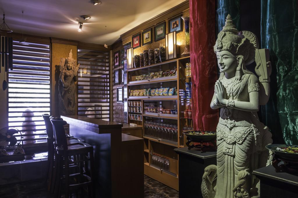 Dhanesvara Holistic Unique Homestay Wonocolo Exterior photo