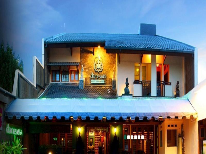 Dhanesvara Holistic Unique Homestay Wonocolo Exterior photo