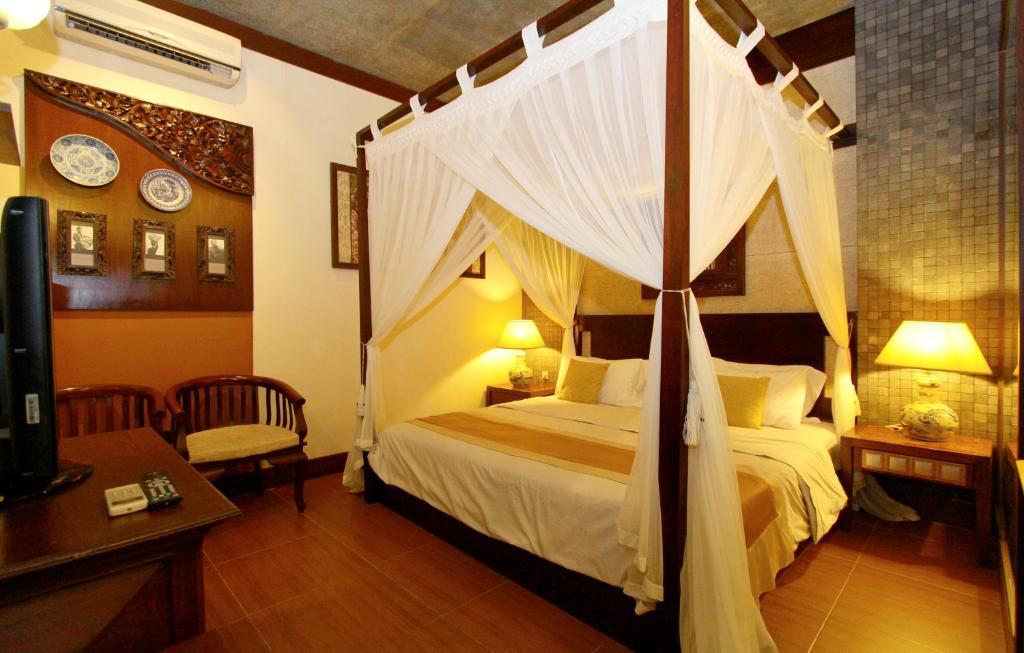 Dhanesvara Holistic Unique Homestay Wonocolo Exterior photo