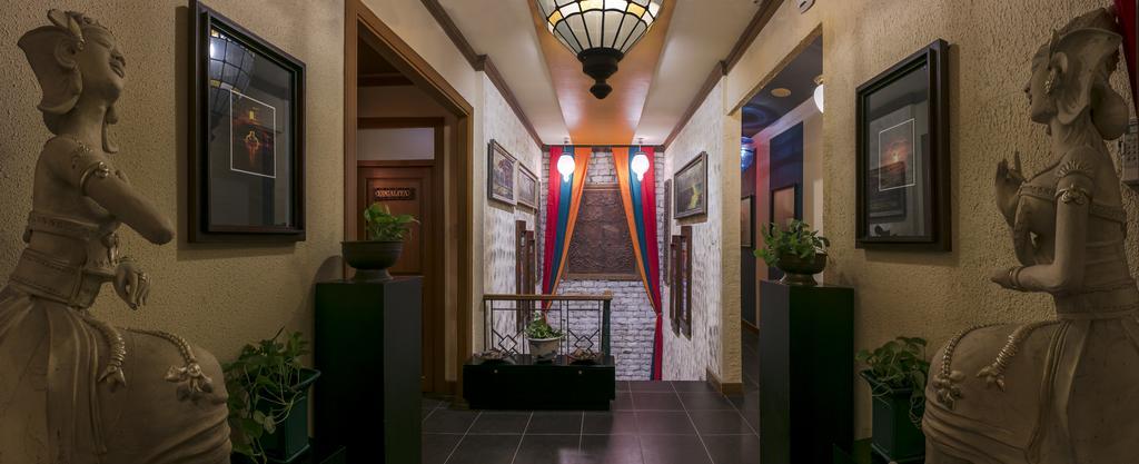 Dhanesvara Holistic Unique Homestay Wonocolo Exterior photo