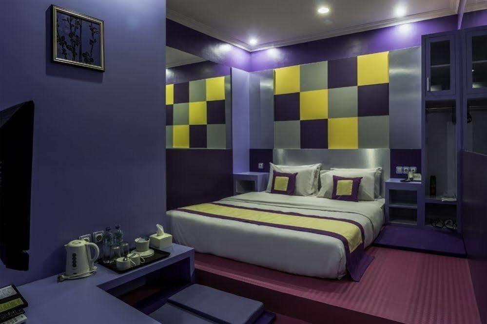 Dhanesvara Holistic Unique Homestay Wonocolo Exterior photo