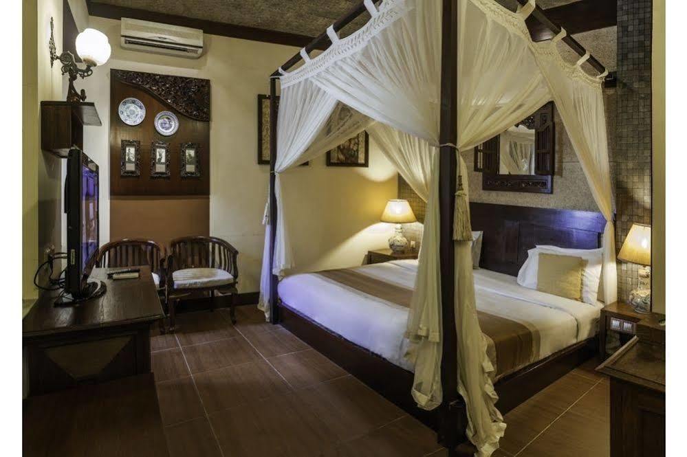 Dhanesvara Holistic Unique Homestay Wonocolo Exterior photo